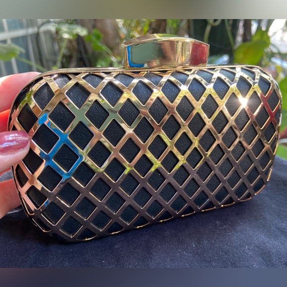 EVENING CLUTCH Gold metal/black. ◾️ - Picture 2 of 7